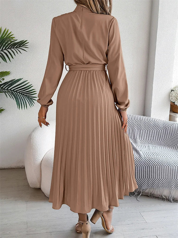 Katrine – Classic Long Dress with an Elegant Design
